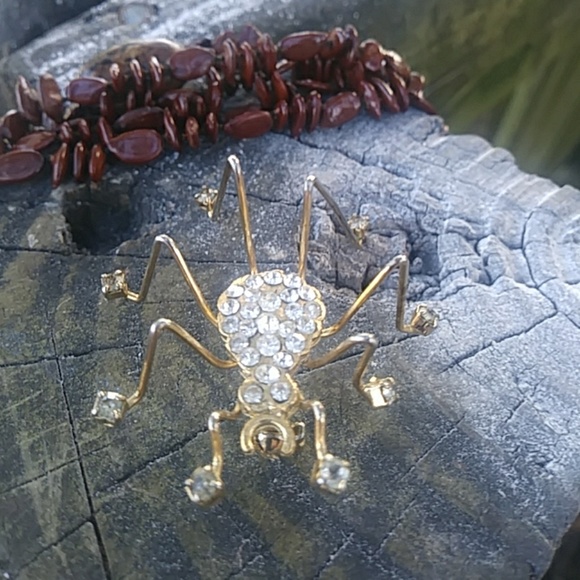 Vintage Jewelry - Vibtage Spider Brooch in Gold and Diamonds